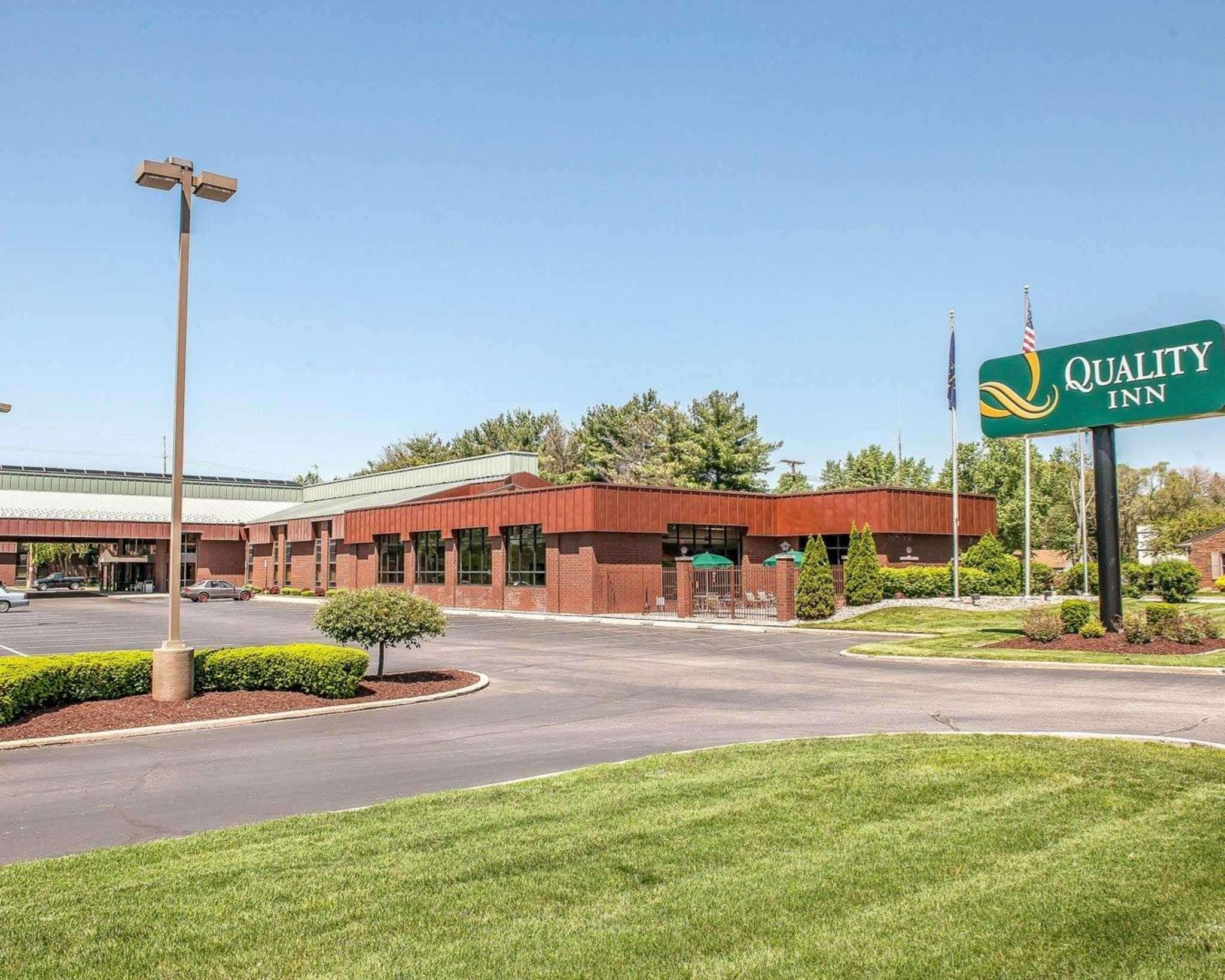 Hotel Baymont By Wyndham South Bend Near Notre Dame Exterior foto