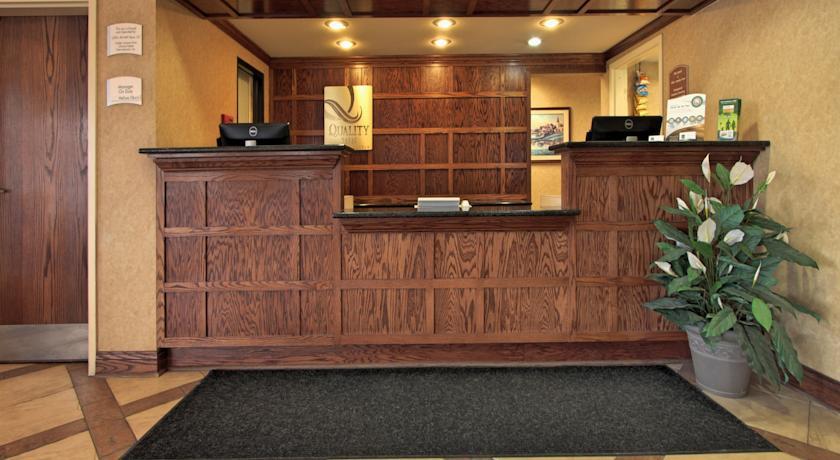 Hotel Baymont By Wyndham South Bend Near Notre Dame Exterior foto
