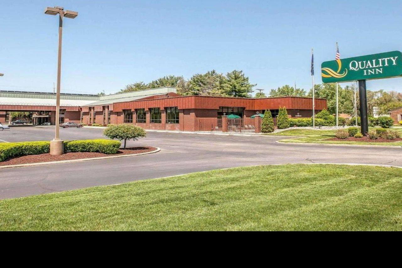 Hotel Baymont By Wyndham South Bend Near Notre Dame Exterior foto